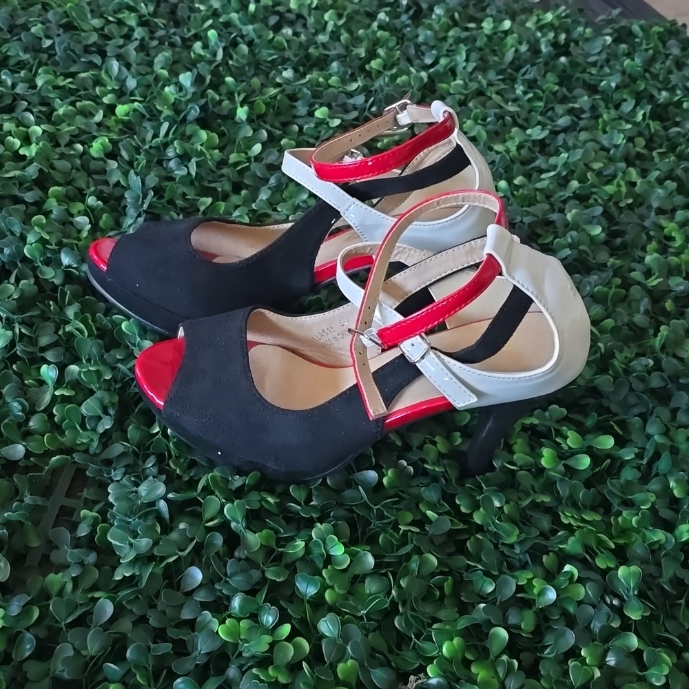 High Heels Black, Red Strapped